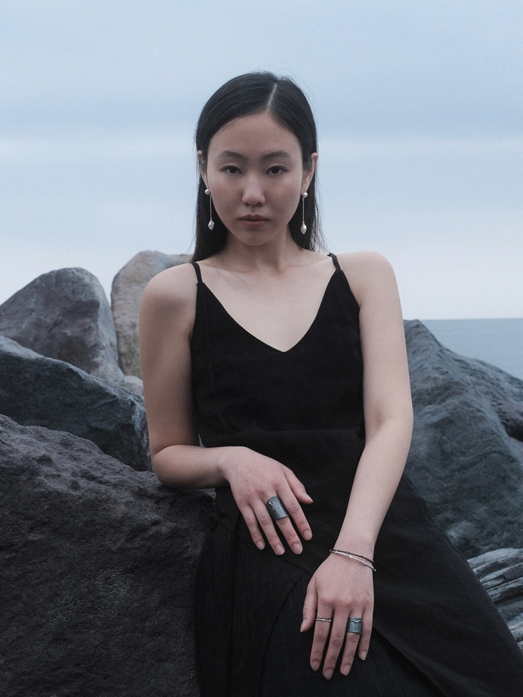 Black ocean shadow wide ring