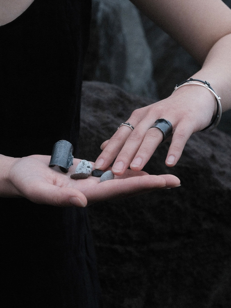 Black ocean shadow wide ring