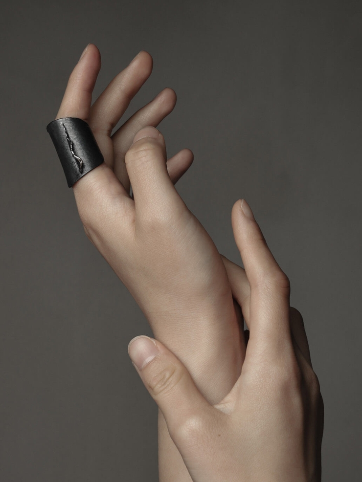 Black ocean shadow wide ring