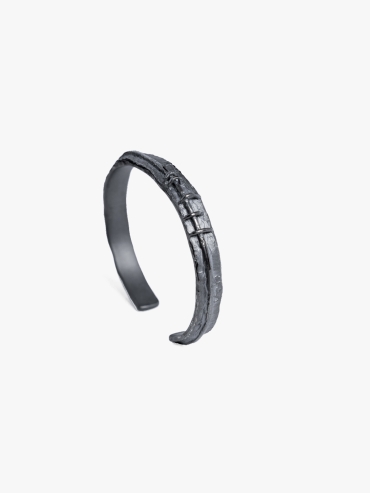 Nestling Collection Black Bangle