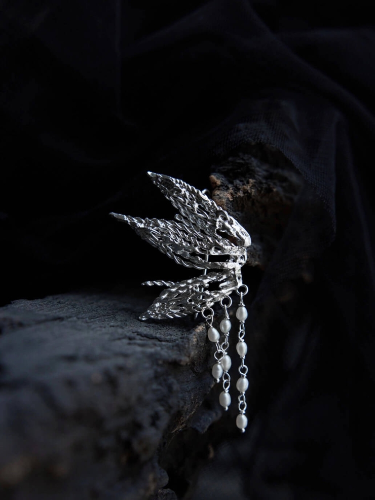Silver three-leaf elf ear cuff
