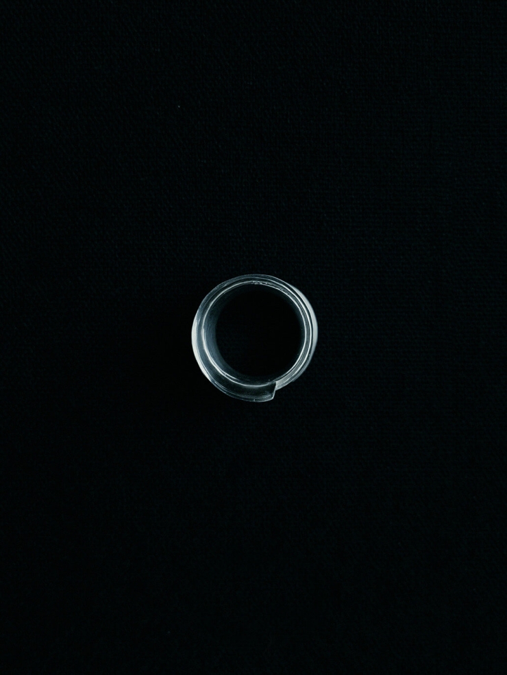 White Manifolds Ring