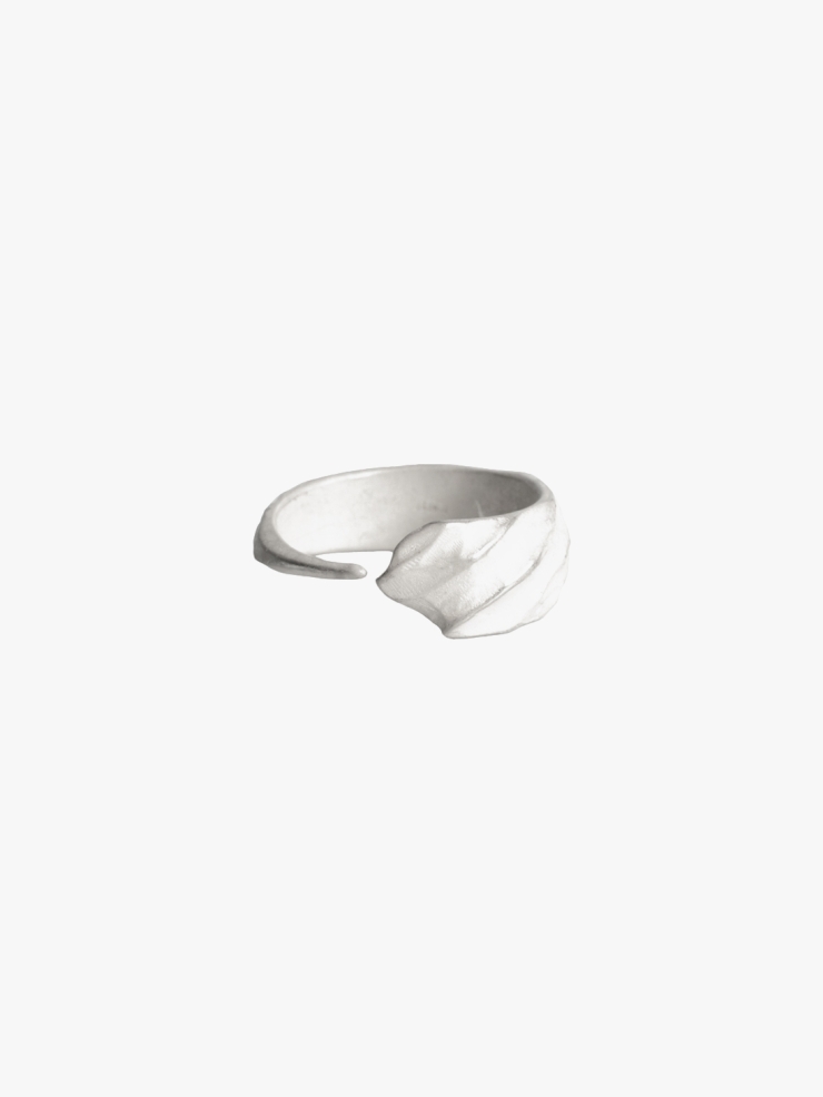 M.WONG Wind Collection White Silver Ring