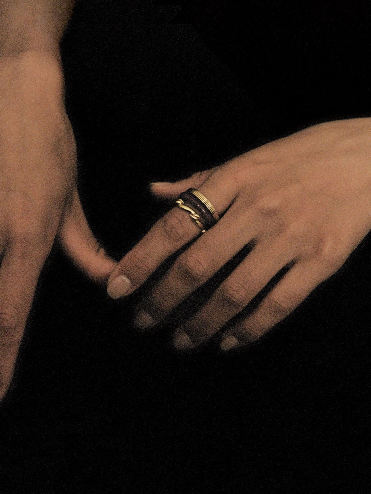 Gold Tie Single Layer Ring