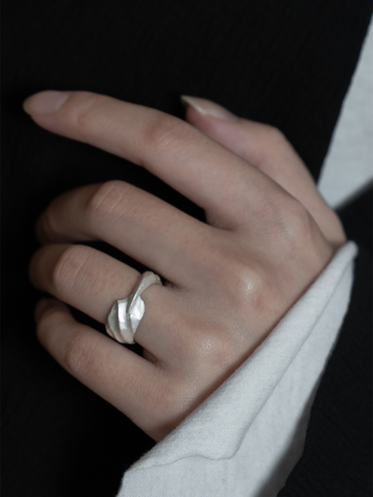 Wind collection white silver ring