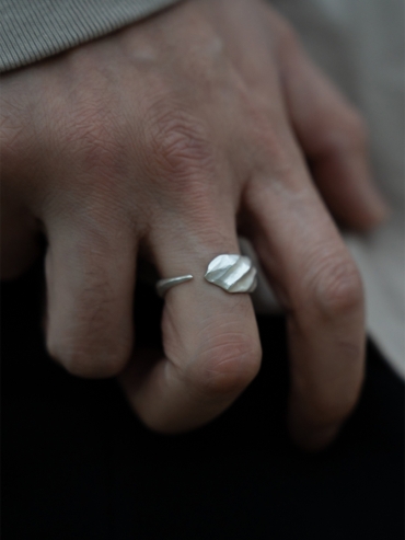 Wind collection white silver ring