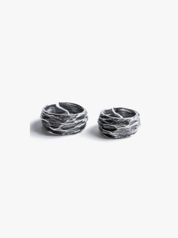 M.WONG Water Collection Black Silver Ring