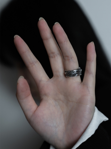 M.WONG Water Collection Black Silver Ring