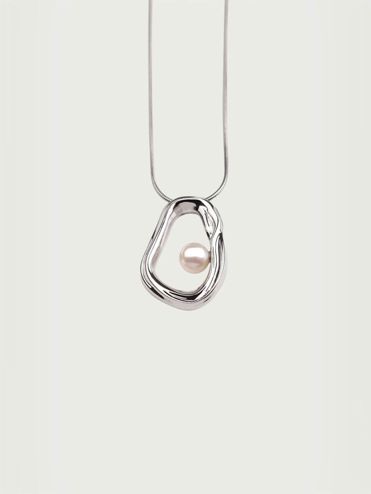 Silver Heart Pearl Necklace