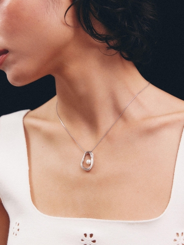 Silver Heart Pearl Necklace