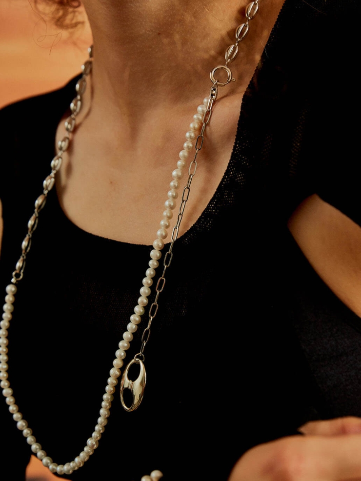 Silver Pignose Pearl Belt Necklace