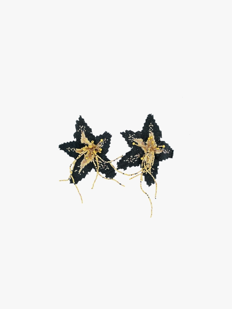 YUEQIQI BLACK LILY EARRINGS