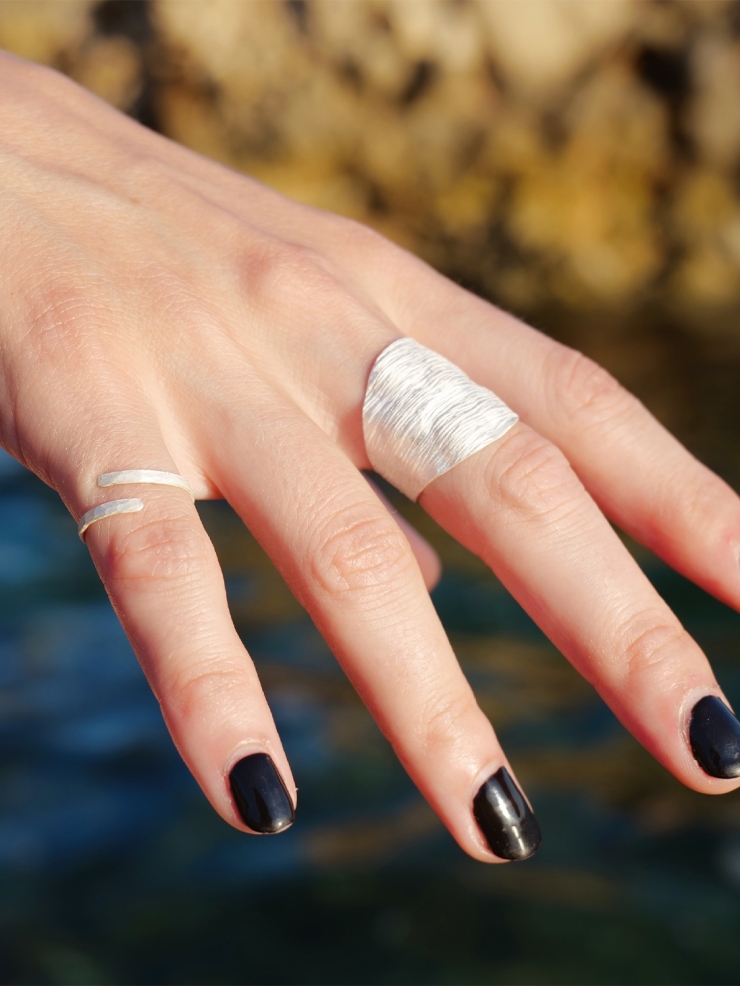 CUNZU HENG-Gender Neutral Curved Ring