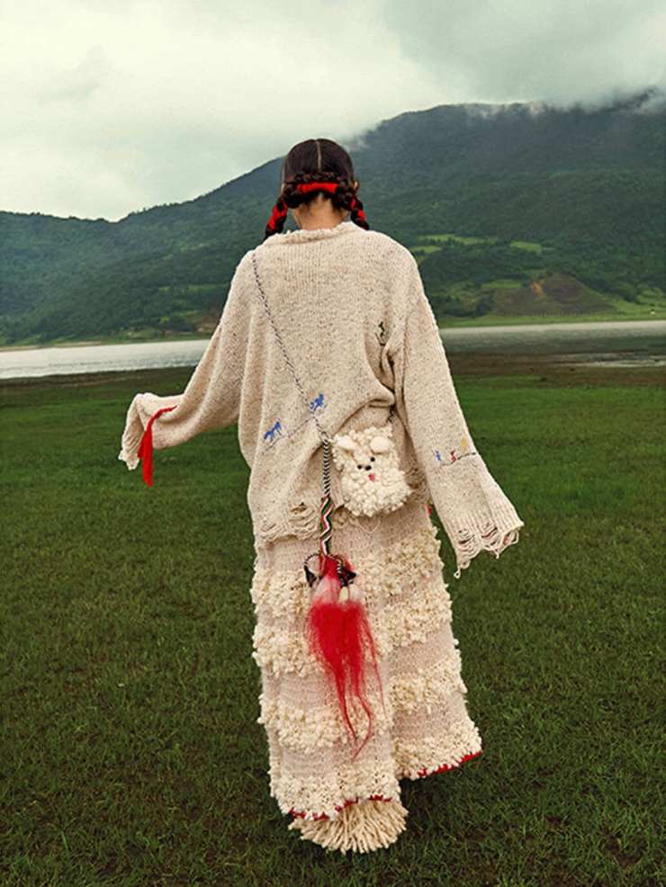 Beige Cliff Painting Wool Embroidered Speckled Loose Sweater