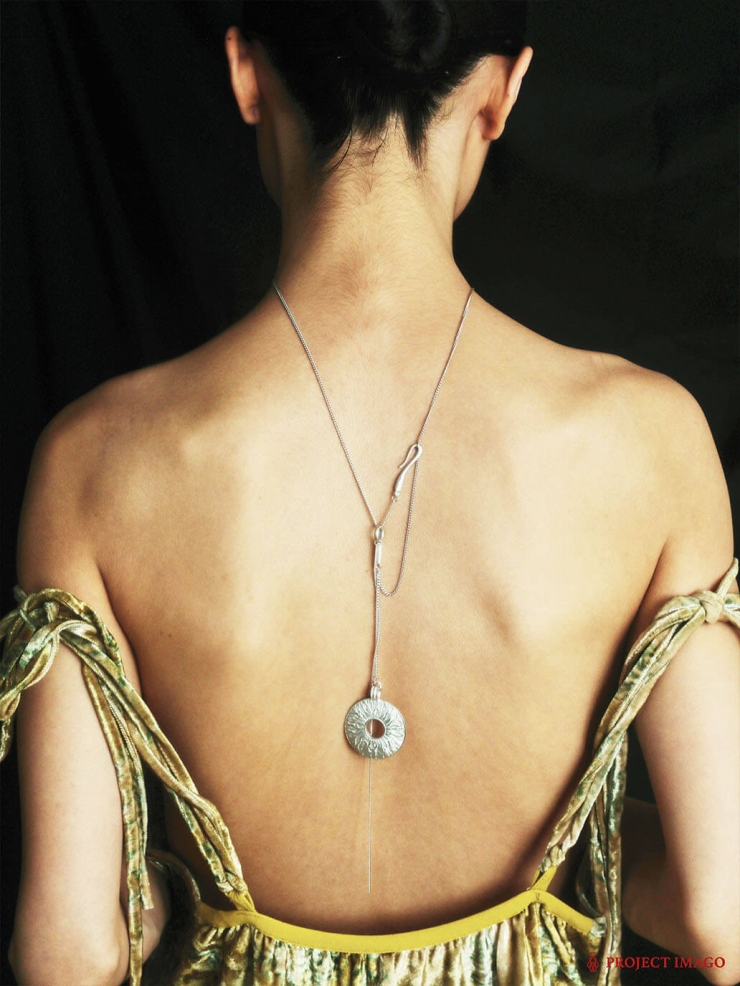 White Gold Flamiris Pendant