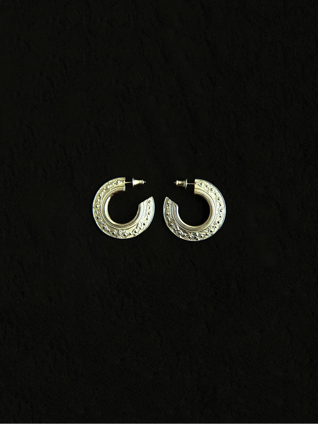 White Gold The Guest Earrings