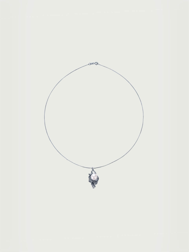 Black Stream Pearl Necklace