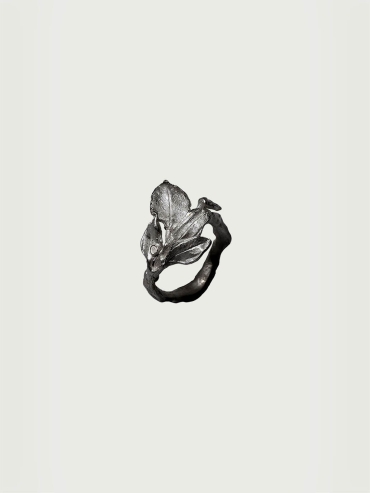 Black Leaf Flow Ring