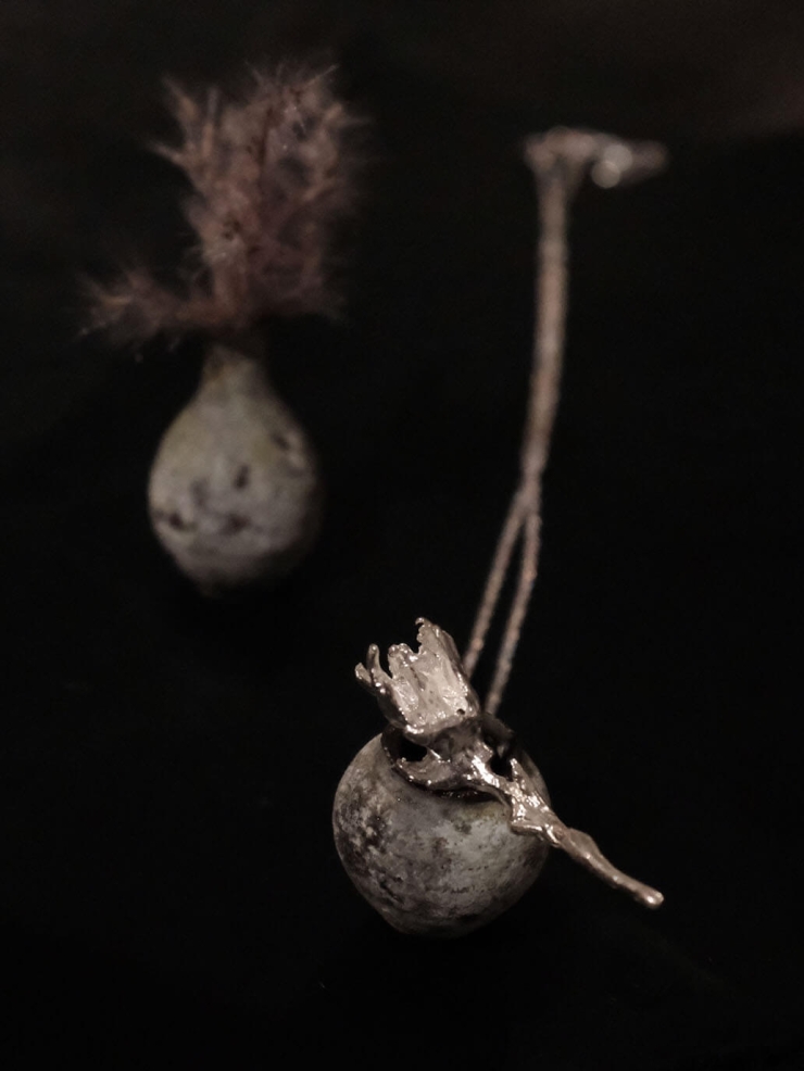 Silver Linkong Flower Necklace