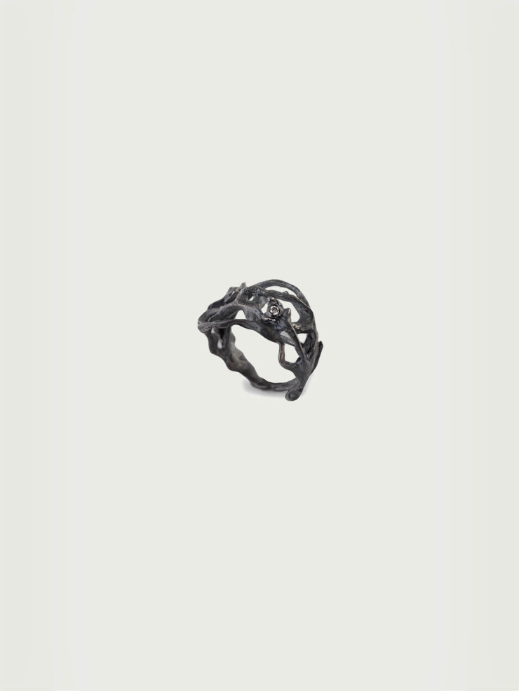 Black Resting Ring
