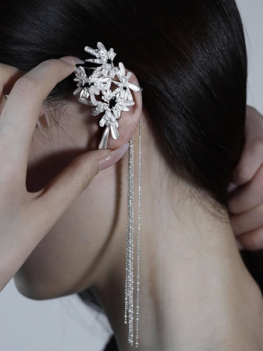 White Ice Bloom Ear Cuff - Single