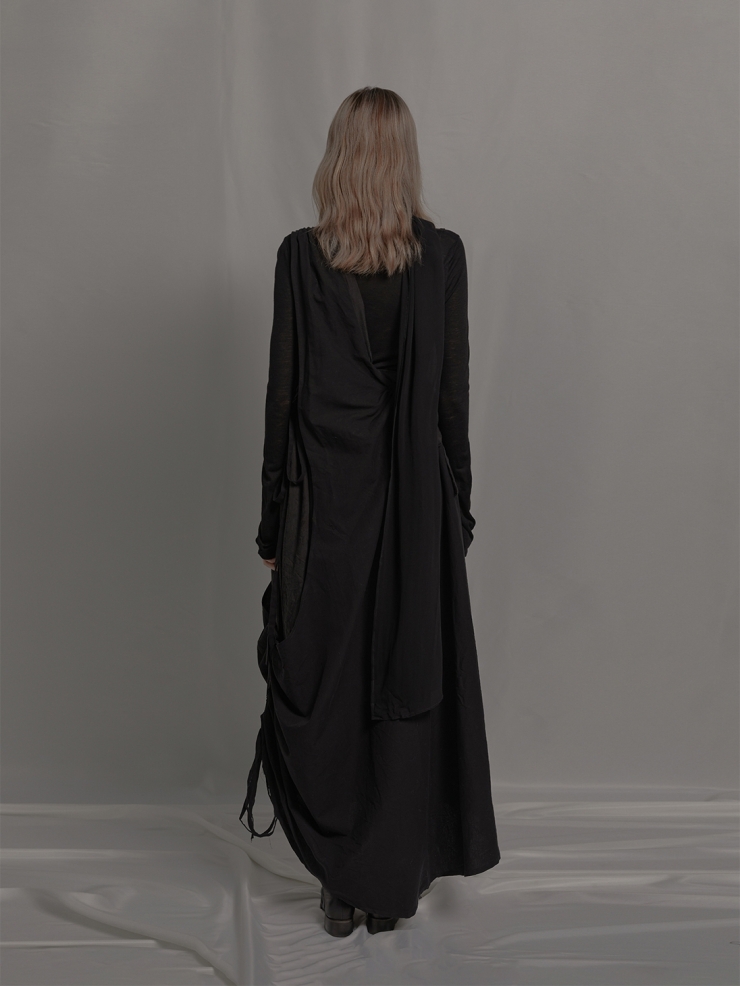 ELYWOOD Black Asymmetric Long Sleeve Turtleneck