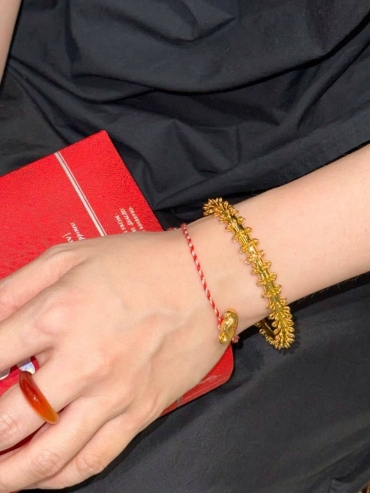 Gold Full Hoop Bracelet