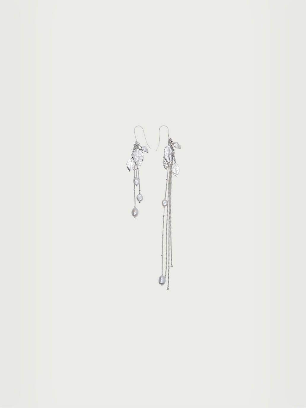 Silver Flowing Leaf Light Spot Earrings