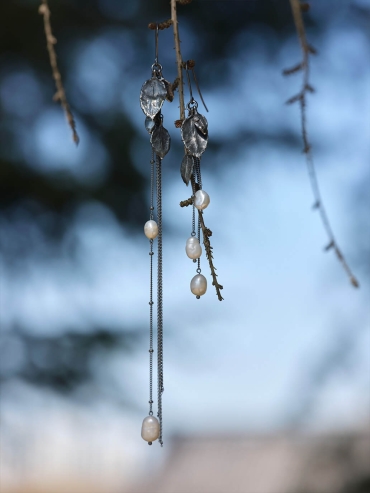 Aged Flowing Leaf Light Spot Earrings
