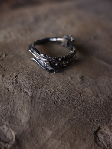 Aged Hidden Branch Ring