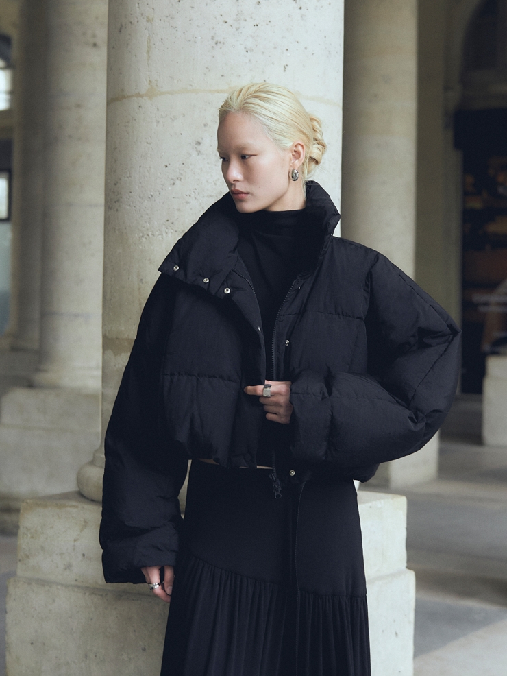 Frost edge black crop down coat