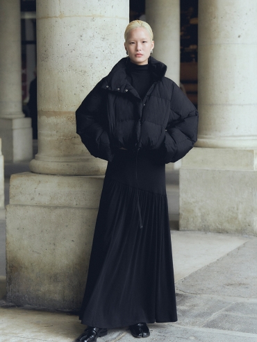 Frost edge black crop down coat