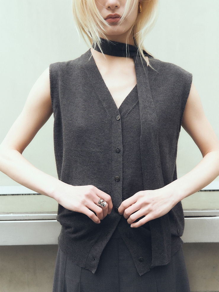 Dark Grey Knitted Vest With Scarf