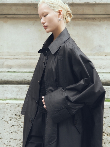 Black Mid-Sleeve Collar Trench Coat