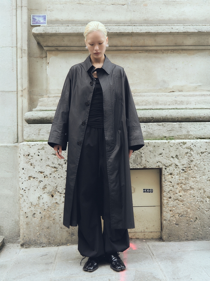 Black Mid-Sleeve Collar Trench Coat