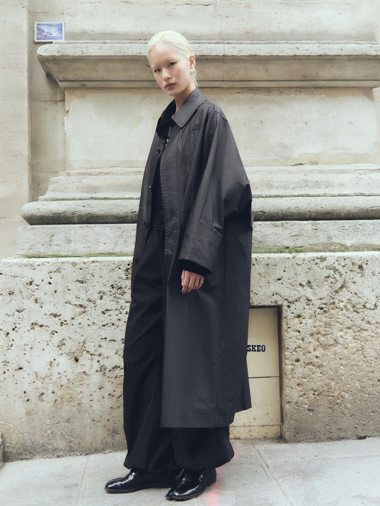 Black Mid-Sleeve Collar Trench Coat