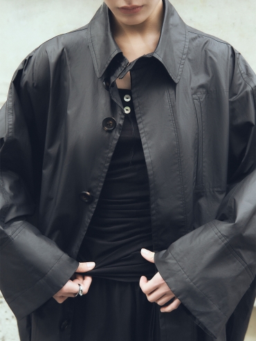 Black Mid-Sleeve Collar Trench Coat