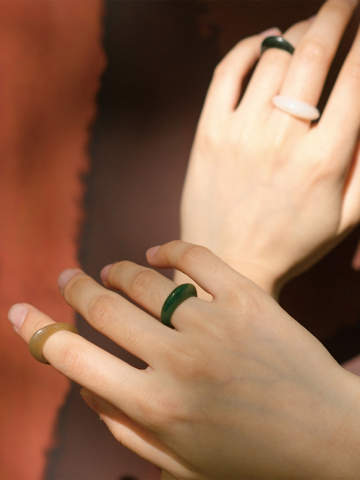 Brown nephrite jade ring