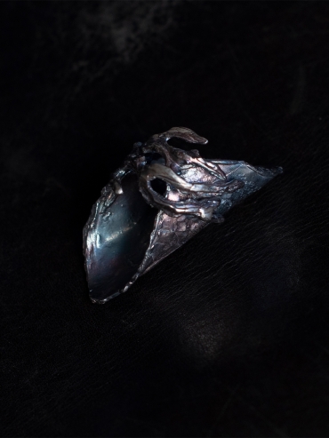 AOKINSIDE Black Iris Wide Ring