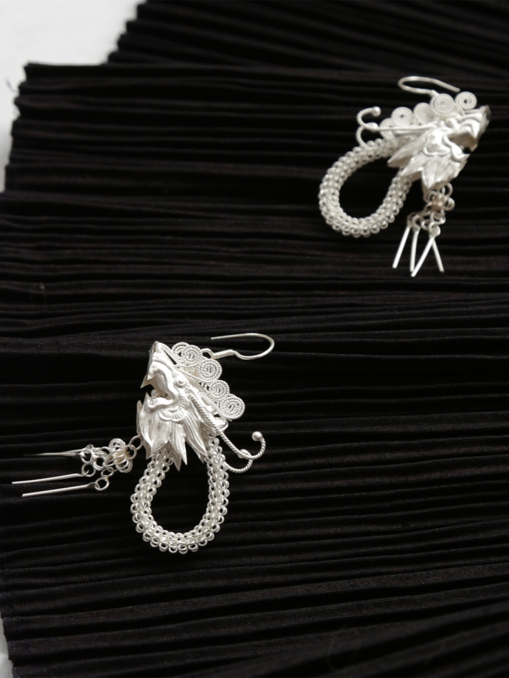 ZHAN-dragon head earrings