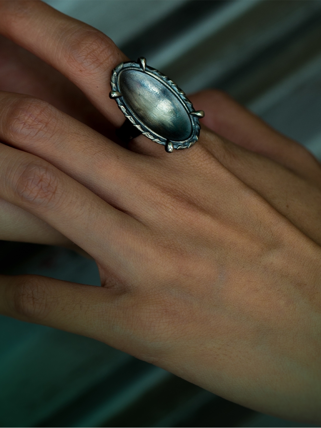 Oval silver mirror ring