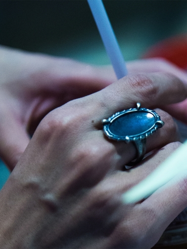 Oval silver mirror ring