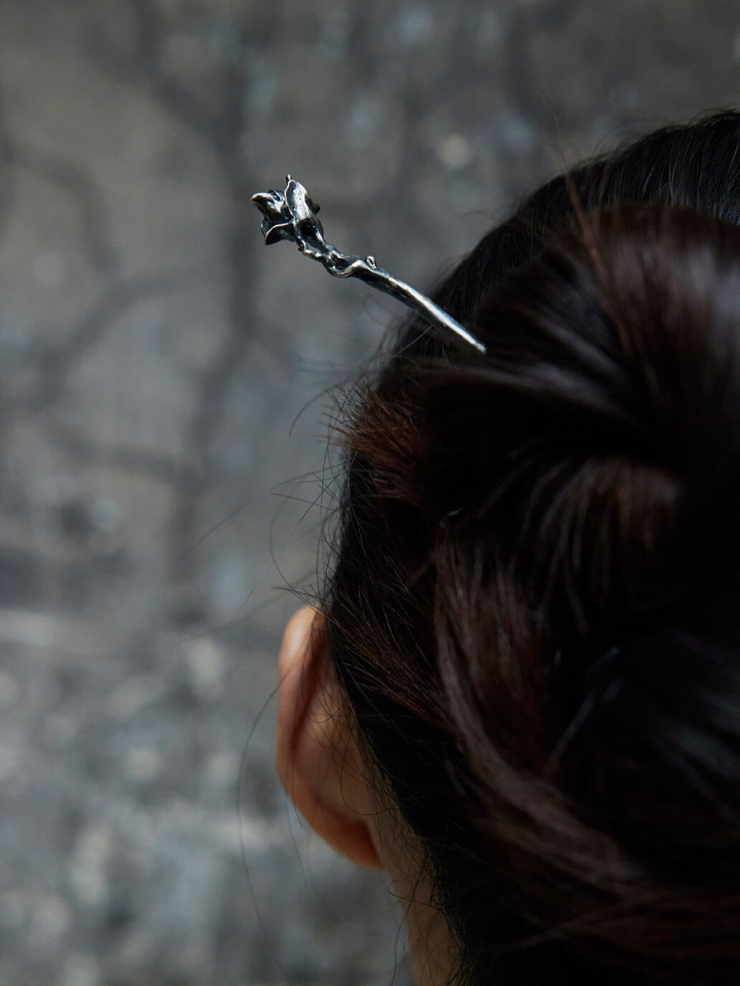 Black magnolia bud hairpin