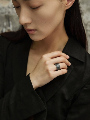 Black bamboo-shaped ring