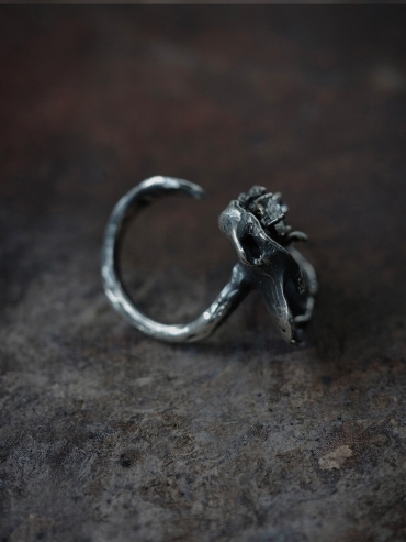 Black shimmering ring