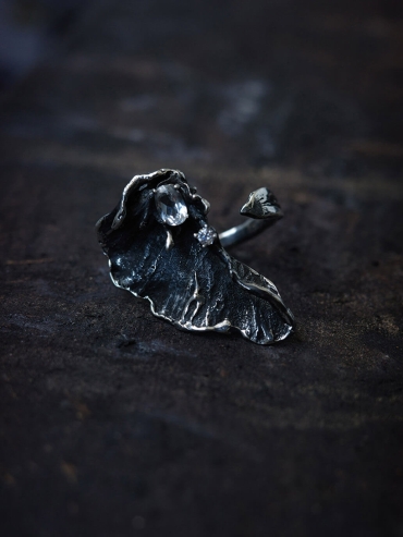 Black shimmering ring