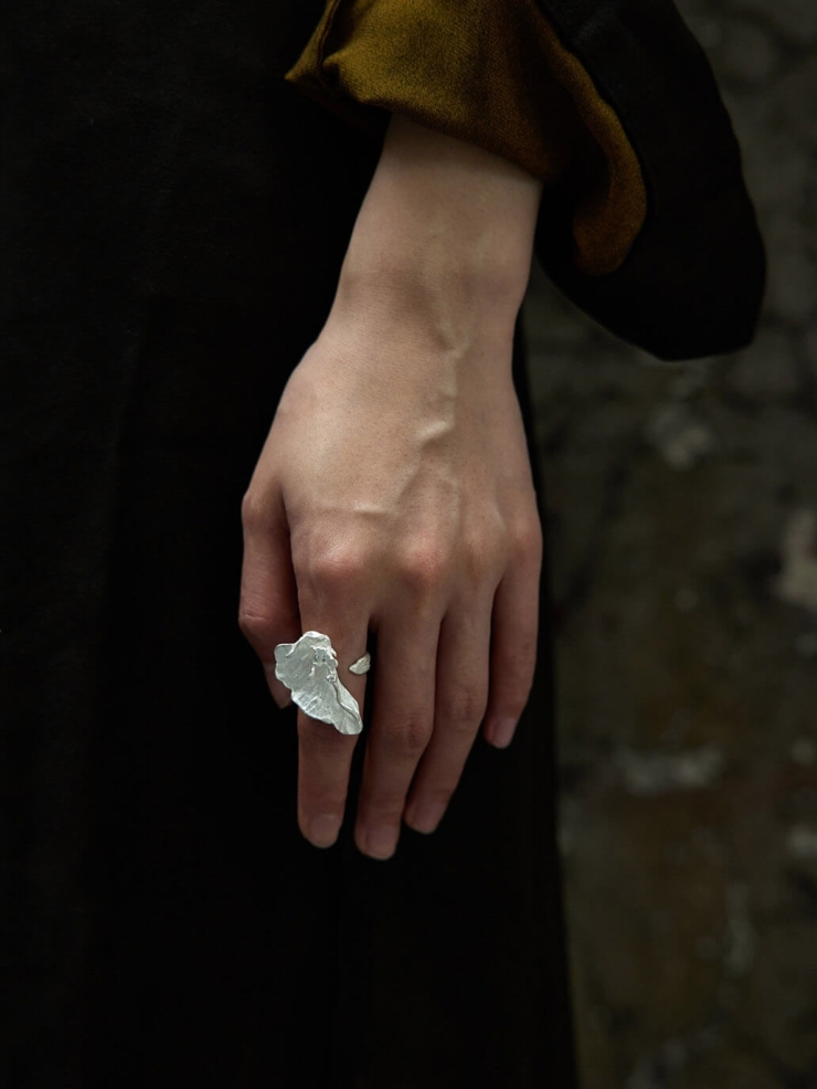 White shimmering ring