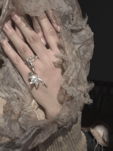 White resurrection ring