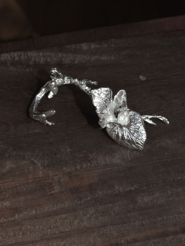 White resurrection ring