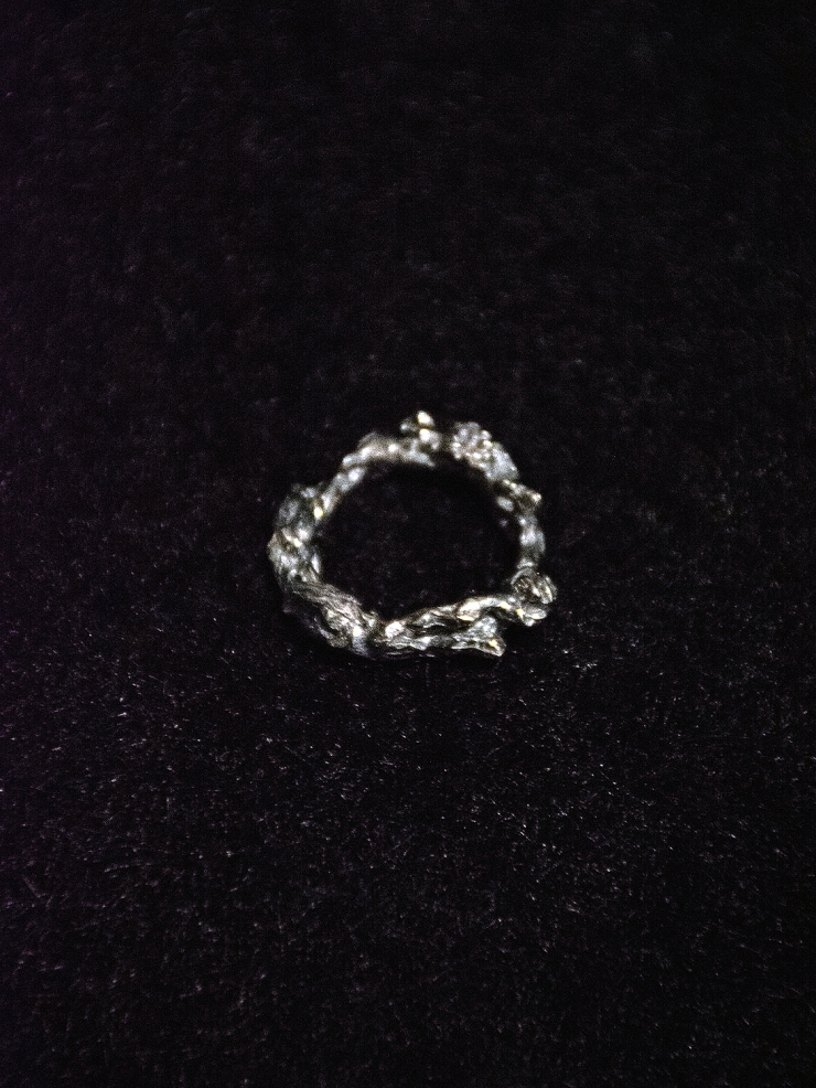 AOKINSIDE Black Floral Ring